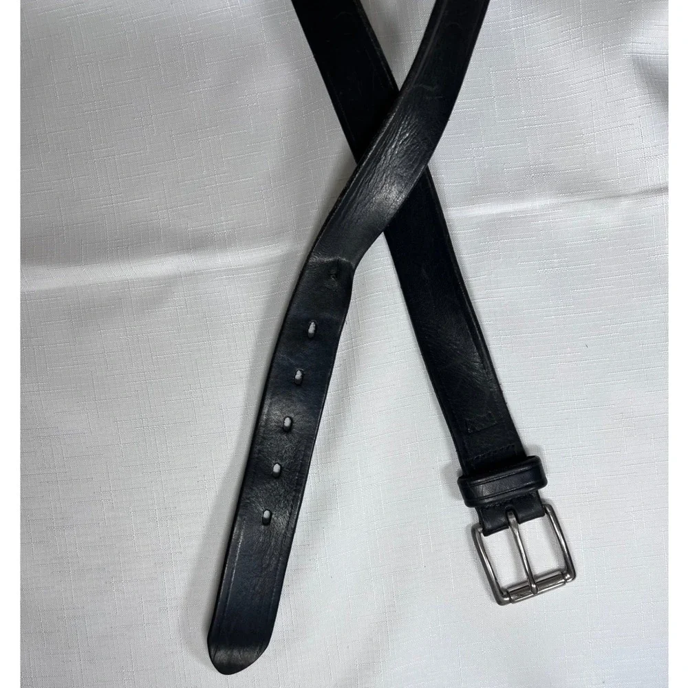 Levis Mens Black Genuine Leather Belt Silver Buckle Size 36 Classic Casual